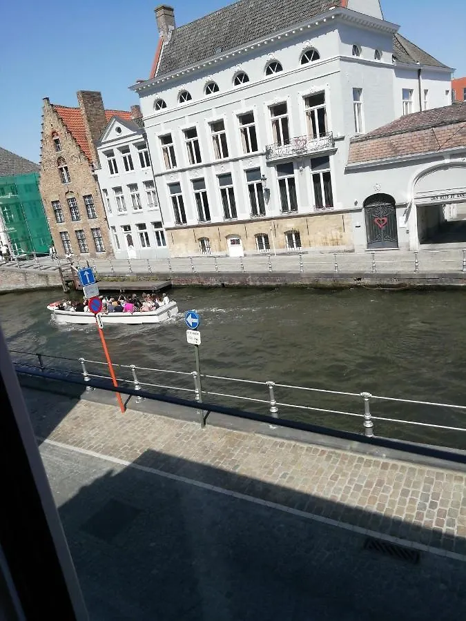Mooie Zwaantjes Brugge Apartment